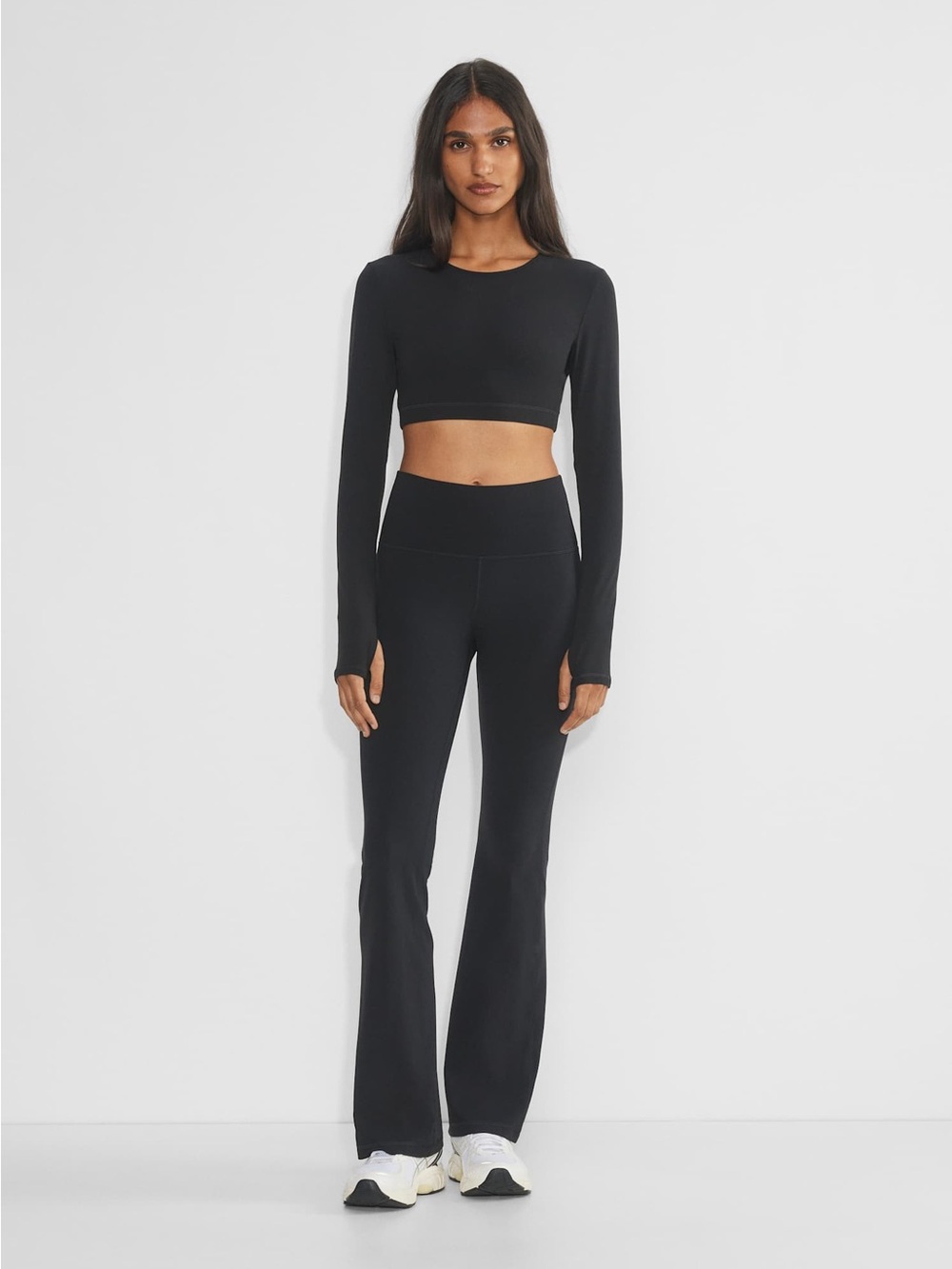 NEW!! Women’s Aritzia Butter Black High-Rise Cheeky Flare Leggings Size 2